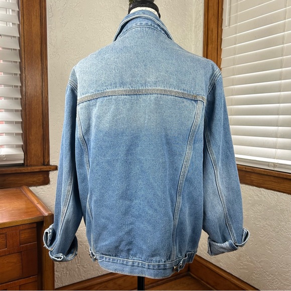 *SOLD*Forever 21 | Oversized Rose Embroidered Patch Denim Jacket - Picture 10 of 13